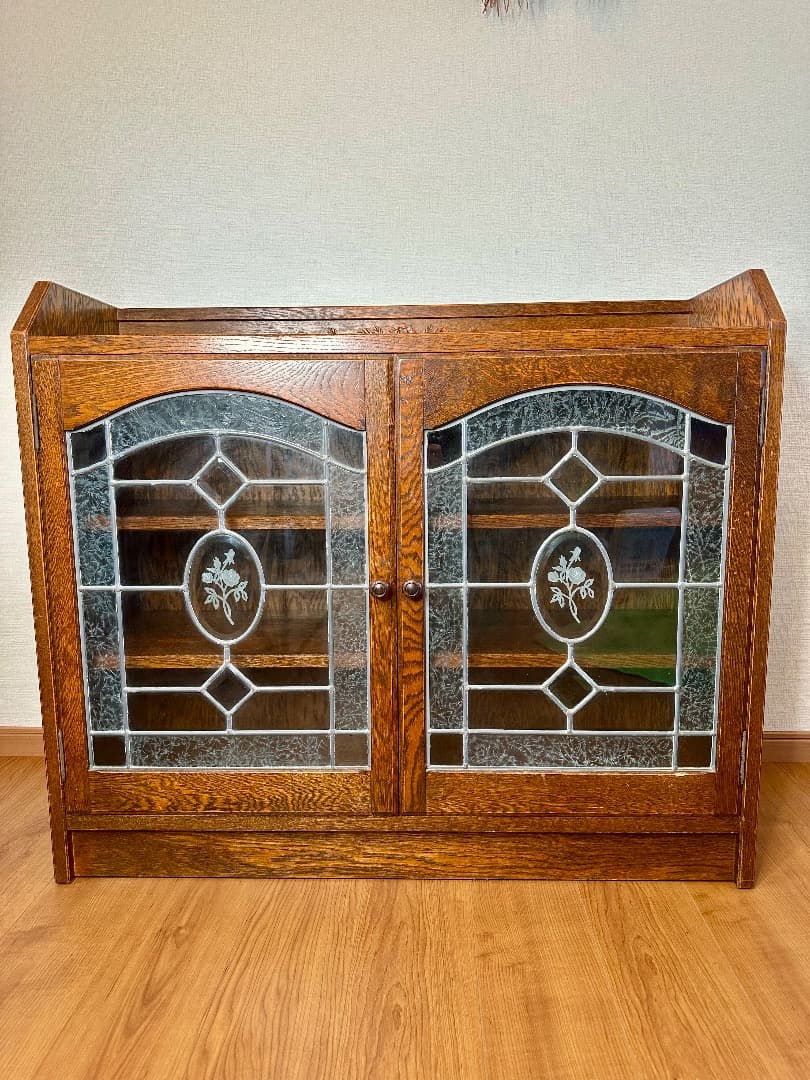 三越ブルージュ ガラスキャビネット ステンドグラス