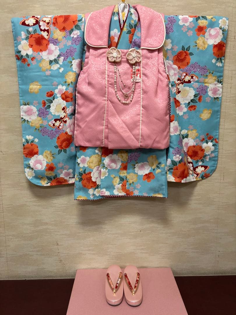 七五三　女の子　着物・被布セット　水色　桜　つまみ細工　チャーム　新品