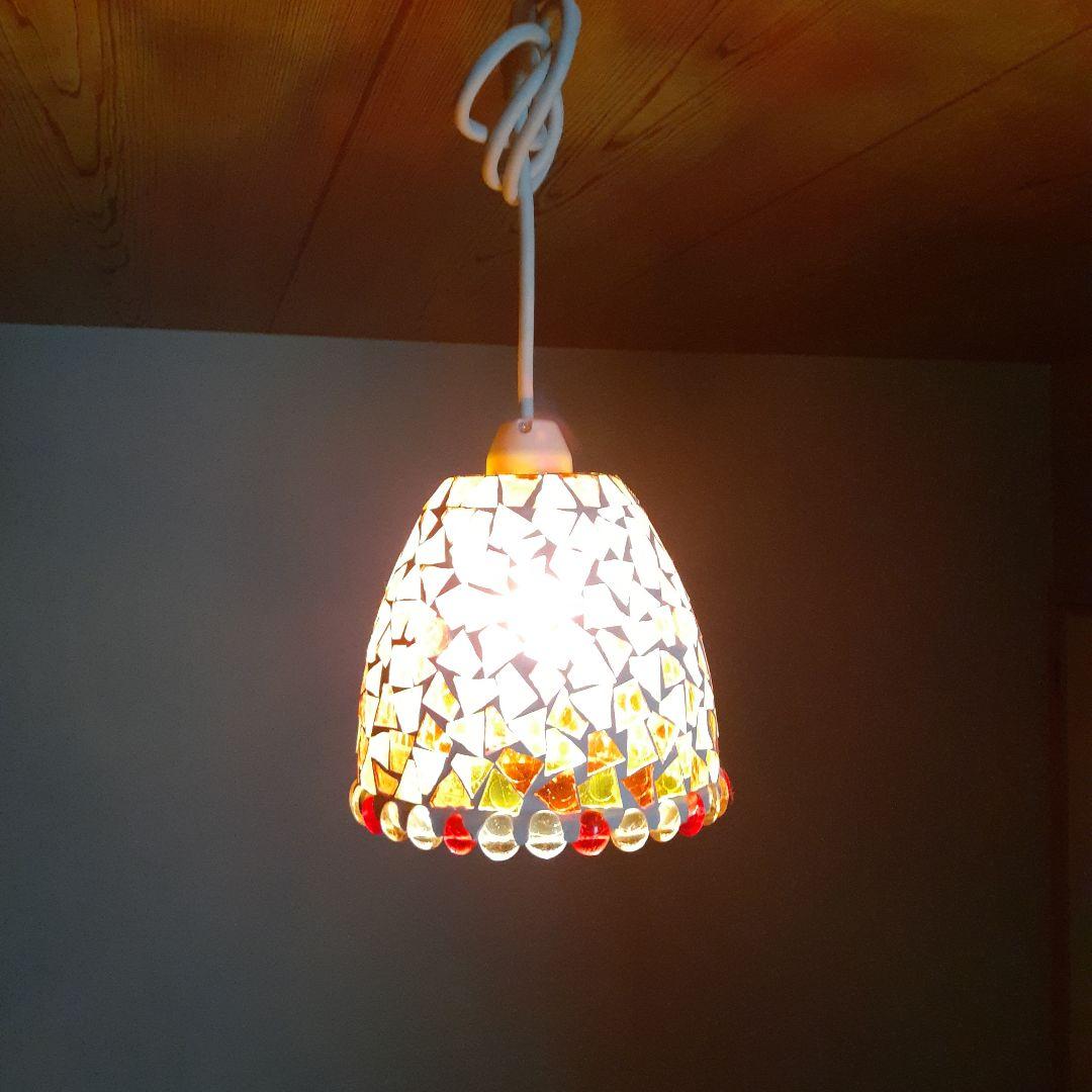 ステンドグラス調 ペンダントライト、オレンジ、黄色、赤色、タキズミ製