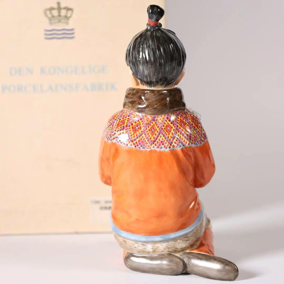 ロイヤルコペンハーゲン民族衣装フィギュリン グリーンランドの少女No.12415