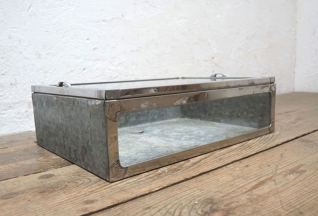 1329 昭和レトロなブリキのガラスケース　飾り棚　駄菓子屋　陳列棚　ビンテージ