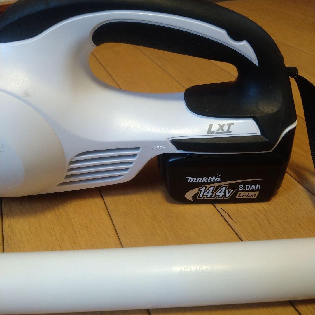 Makita　cl141fd 充電式掃除機 バッテリー付き