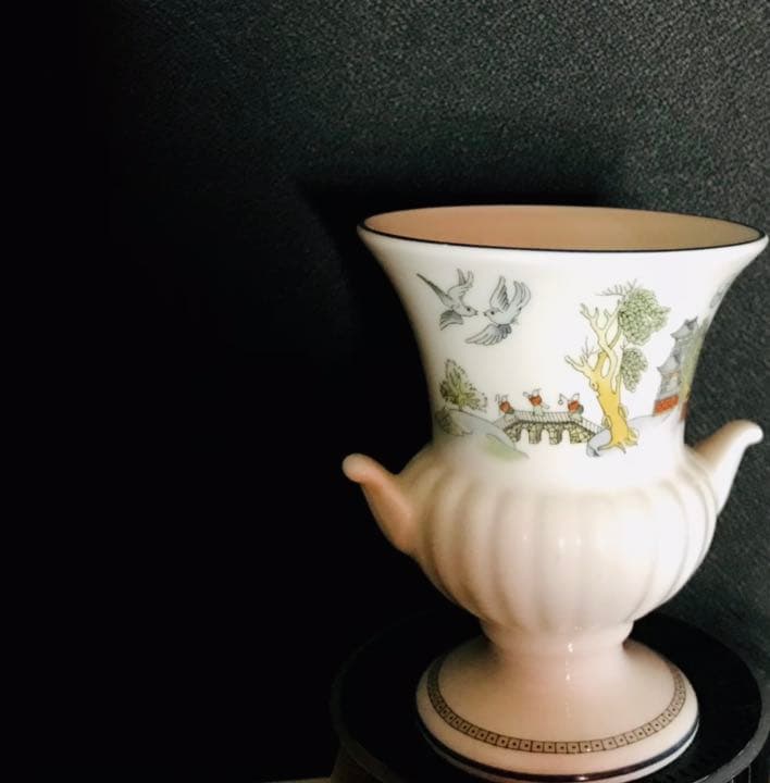 御商談中　シノワズリ 柄　ロンドン購入ウェッジウッド可愛いミニベース　花瓶