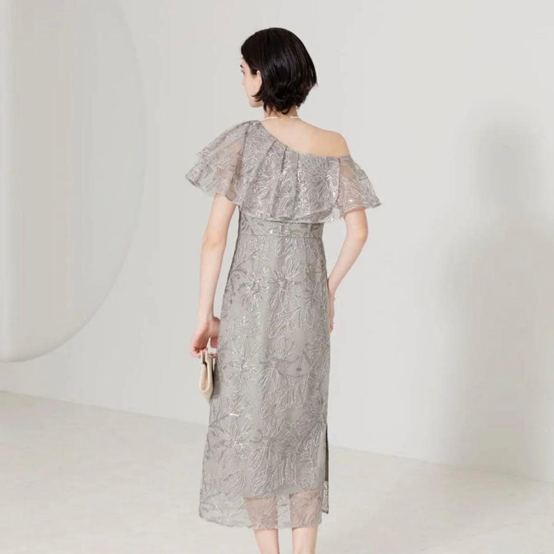 LEJA フリルオフショルダースパンコール　ラインドレスMグレー