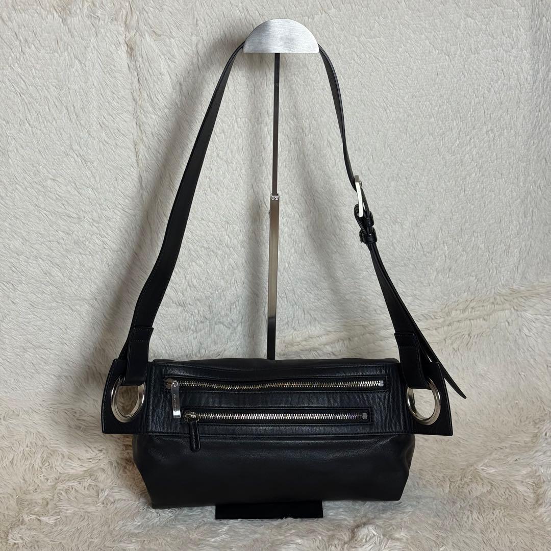 極美　kawa-kawa カワカワ　レザー　ボディバッグ　斜めがけ　肩掛け　金具