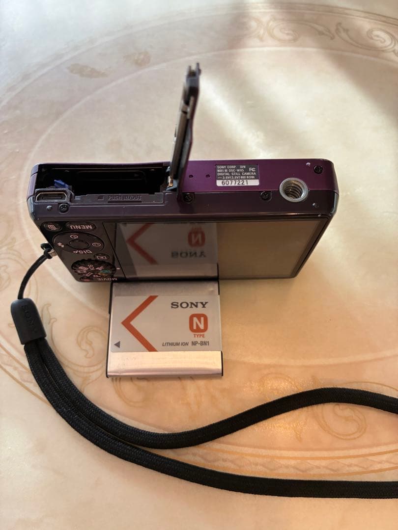 SONY cuber-shot DSC-wx5 バッテリー他付属品付き