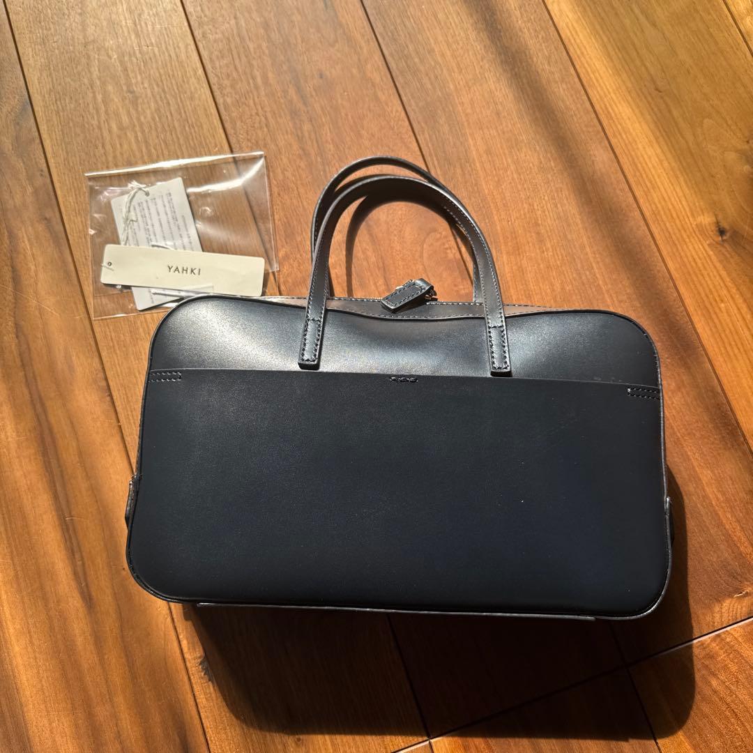 ヴィリーナ別注　ヤーキ　スクエアハンドバッグ　ネイビー