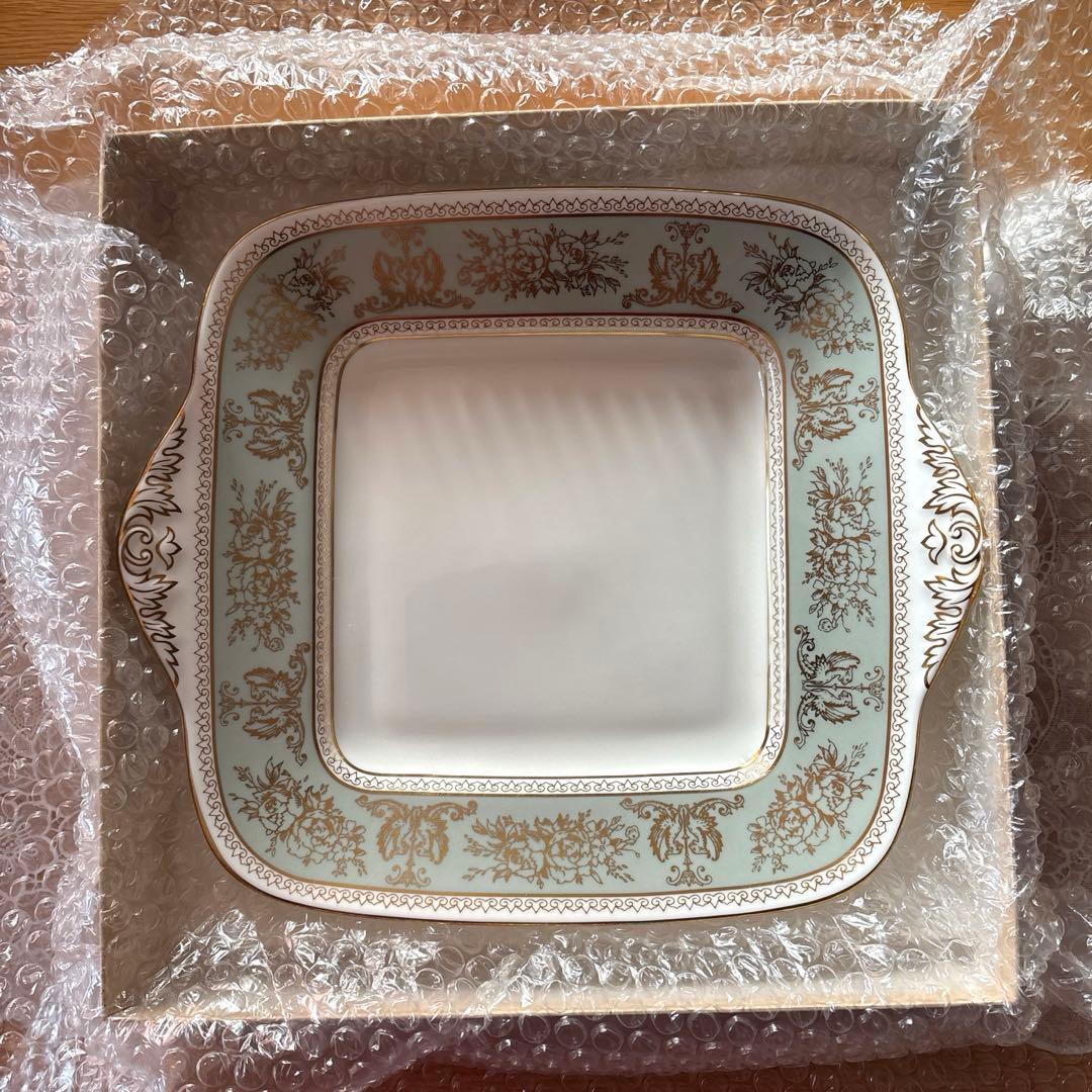 新品未使用Wedge wood コロンビア　セージグリーンプレート大皿　角皿