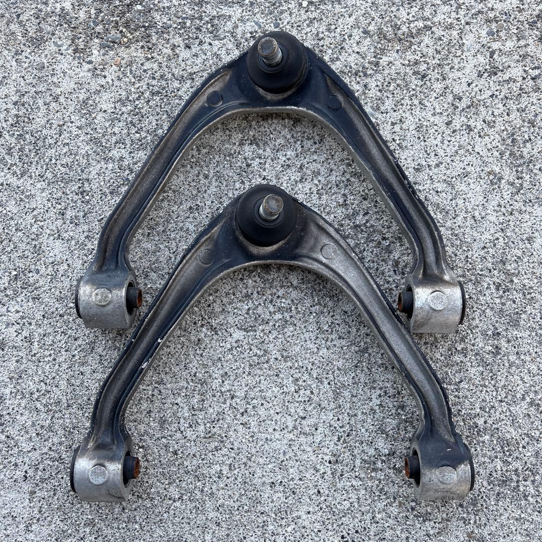 V36スカイライン　アッパーアーム　セダン用