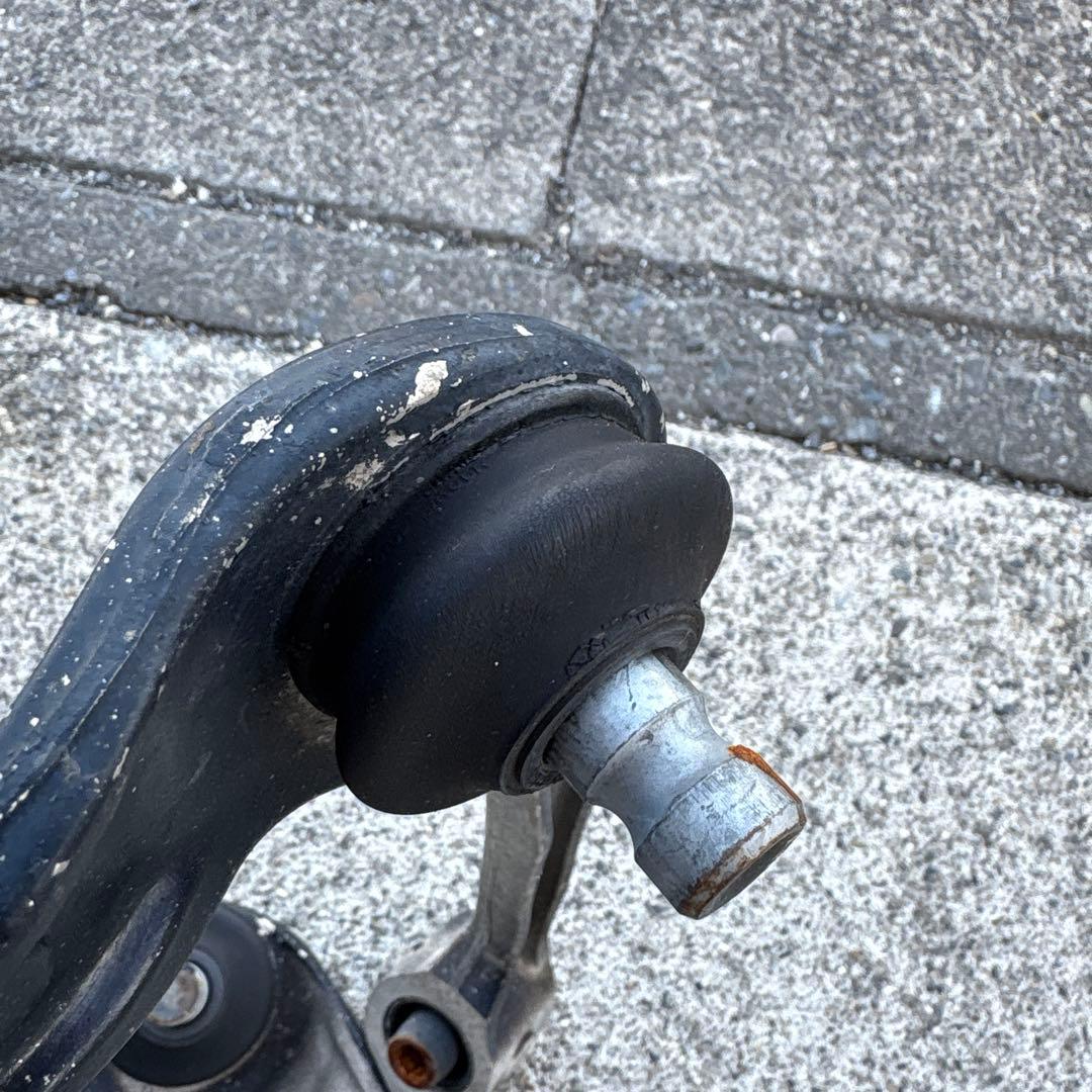 V36スカイライン　アッパーアーム　セダン用