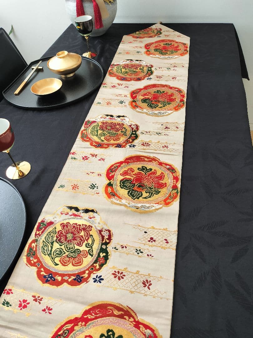 A836豪華刺繍‼️花嫁衣装帯‼️テーブルランナー1ｍ79cm