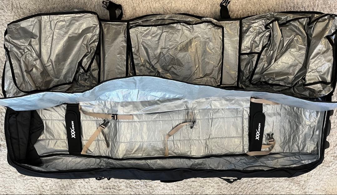 キャスター付♪大容量スノーボードケース板2枚収納可能