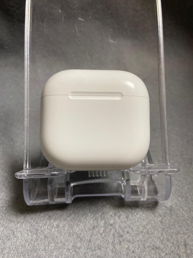 美品 AirPods 第4世代 ノイズキャンセリング搭載モデル MXP93J/A