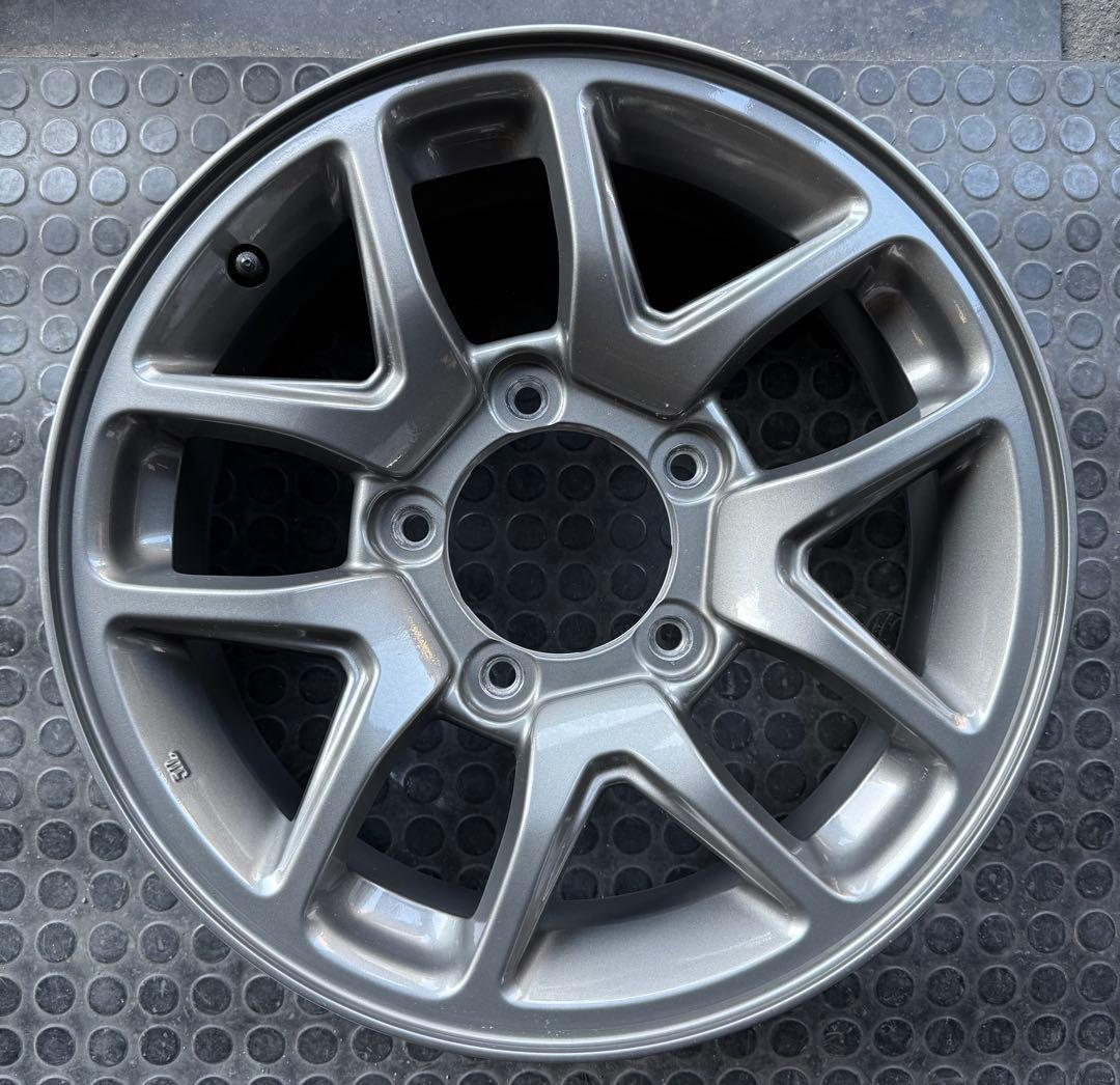 JB64W ジムニー　純正アルミ　新車外し　16インチ　背面　キャリア　表面化