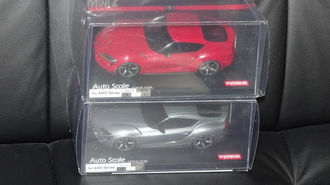 京商ミニッツTOYOTA GR Supraグレー、RED２台
