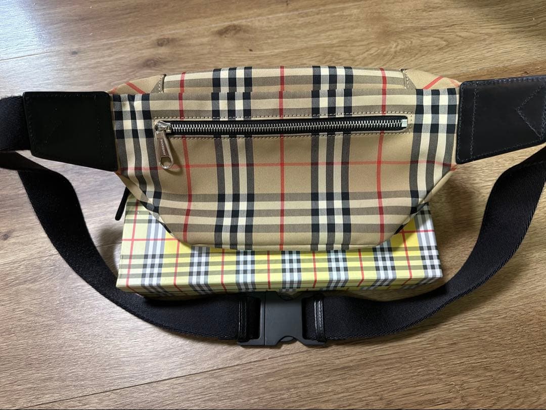 【極美品・正規品】BURBERRY ボディバッグ ウエストバッグ