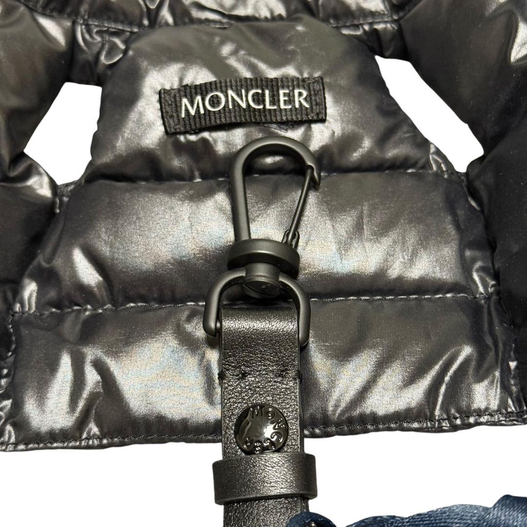 Moncler モンクレール ジレ型ロゴ パッチ キーリング key ring