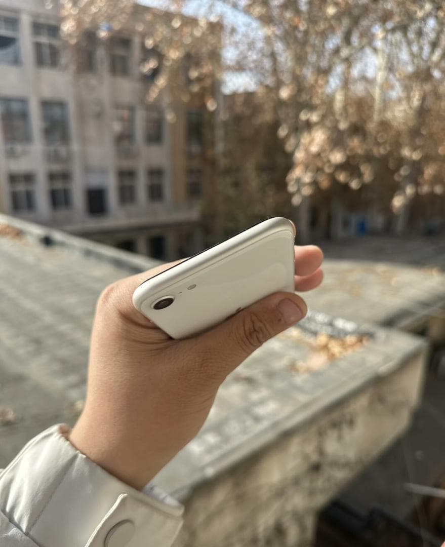 年末特価｜超美品 iPhone SE3 256GB 白色 SIMフリー