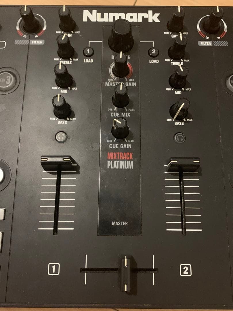 ※値下げ中※Numark Mixtrack Platinum 4デッキDJ