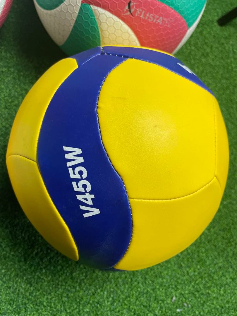 バレーボール　小学生4号軽量公式球3球練習球ソフトバレー球セット　中古品