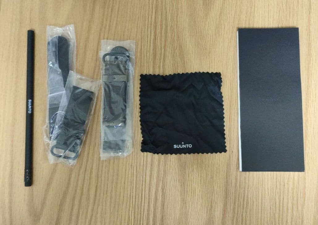 スント SUUNTO エッセンシャル ESSENTIAL