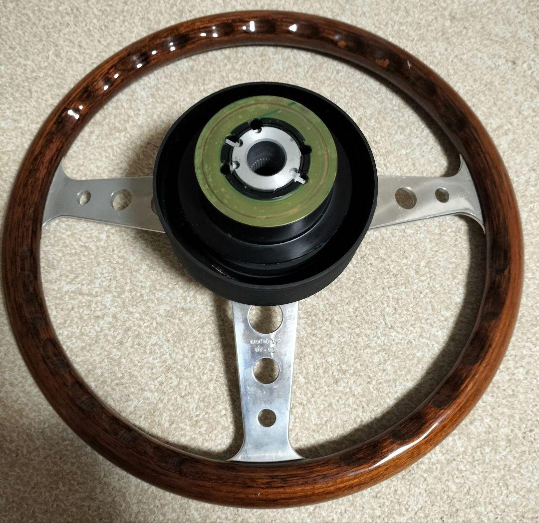 MOMO ウッド ステアリング INDY モモ　ITALY07-96ボス付き