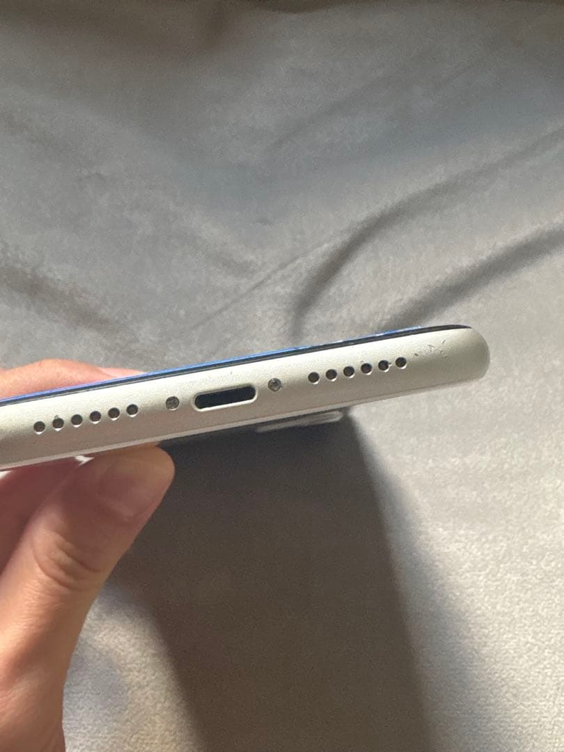 Apple iPhone 11ホワイト本体のみ