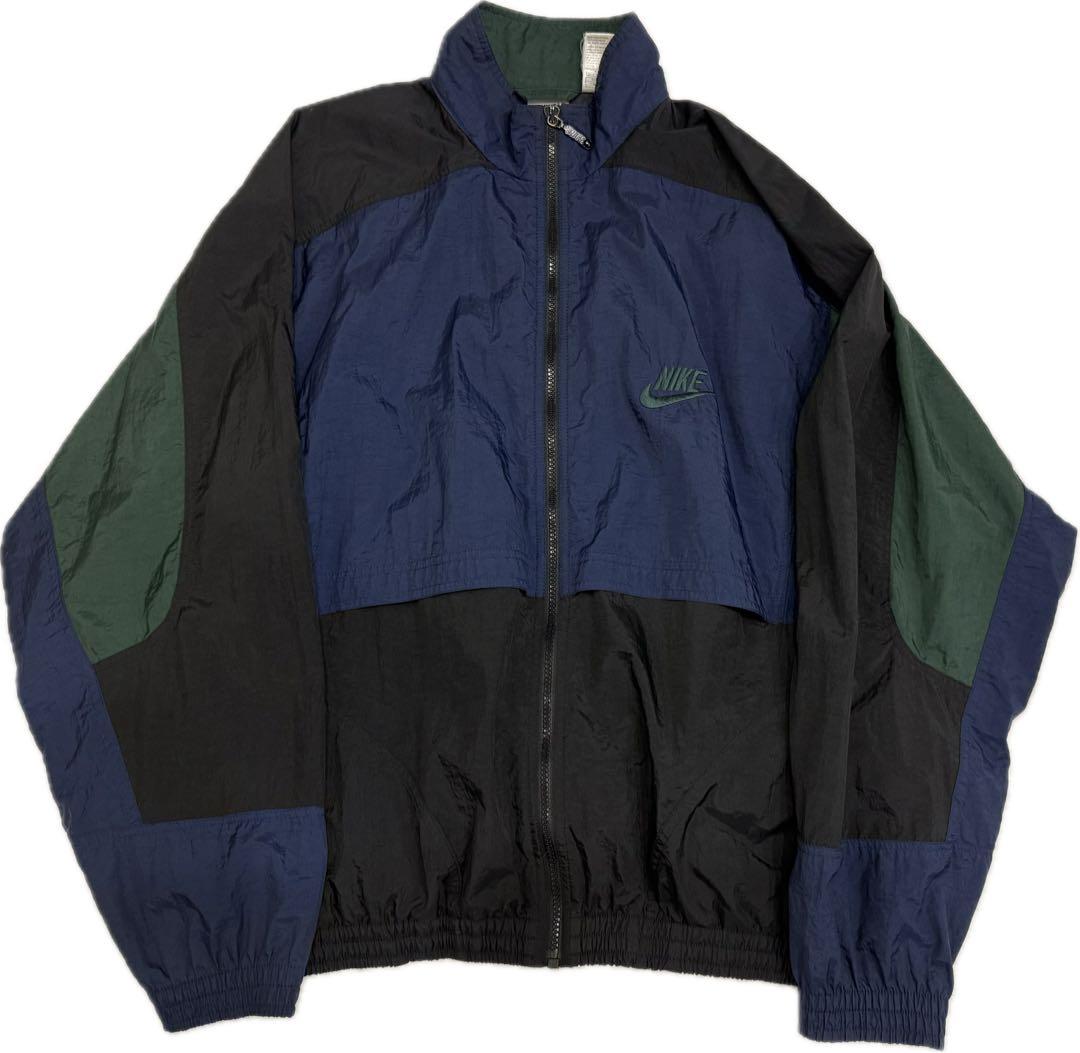 ナイキ　　NIKE ナイロン　トラックスーツ