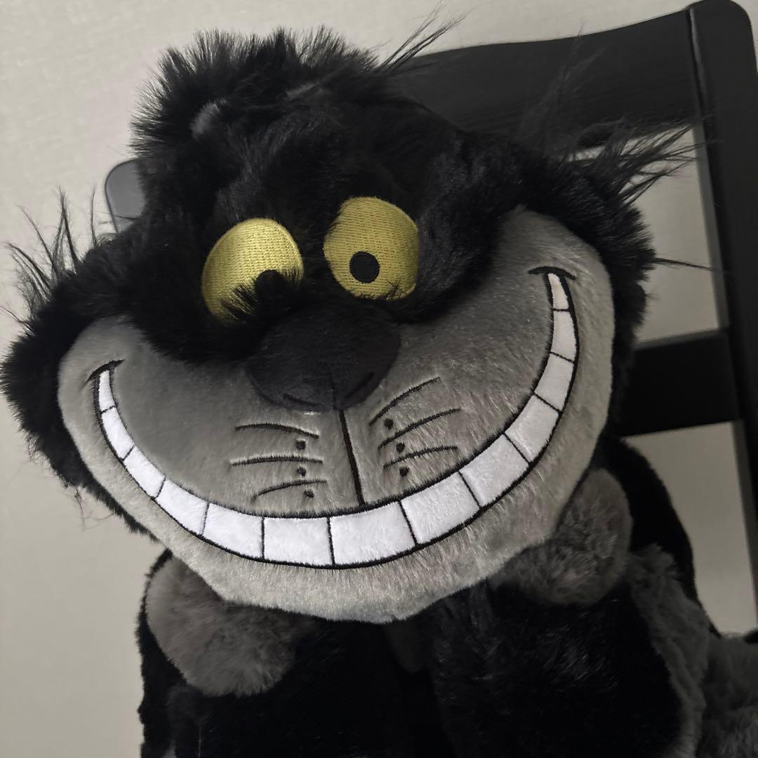 ディズニーストア　完売　蓄光　チェシャ猫　ブラック　ぬいぐるみ