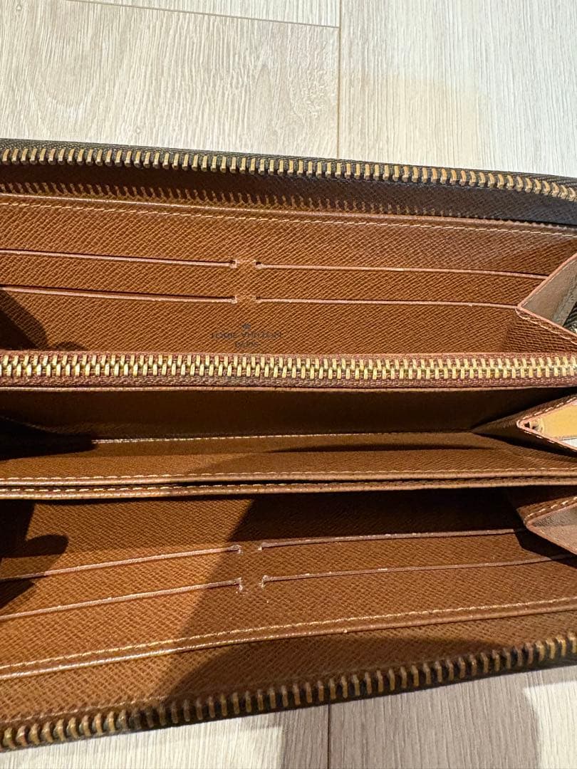 ルイヴィトン　ジッピーウォレット（モノグラム）