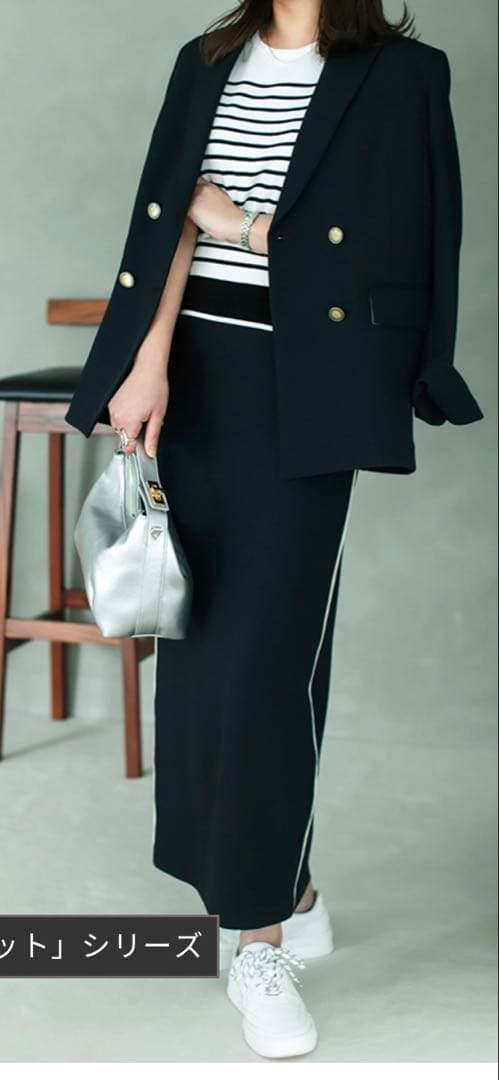 キララ　ダブルテーラードジャケット ¥35,200（税込）