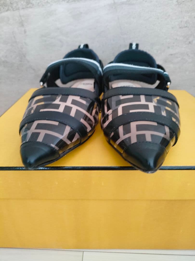 美品☆　FENDI　フェンディ　コリブリ　フラット　パンプス　37.5