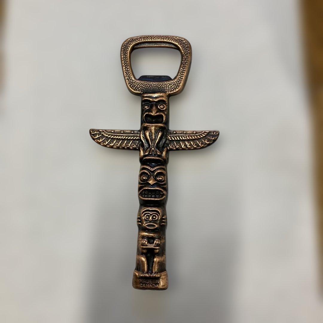 カナダ トーテムポールデザイン ボトルオープナー