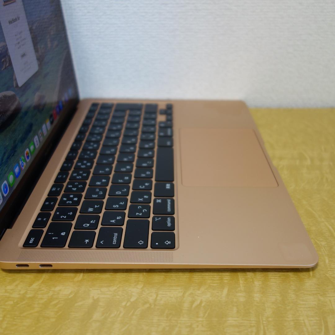 310）MacBook Air 2020 Apple　M1/8GB/SS256G