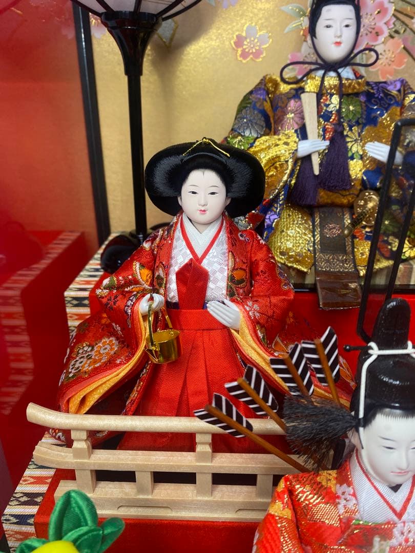 東京久月　雛人形オルゴール付き七人飾り・間口約６１×奥行約４０×高さ約４３㎝