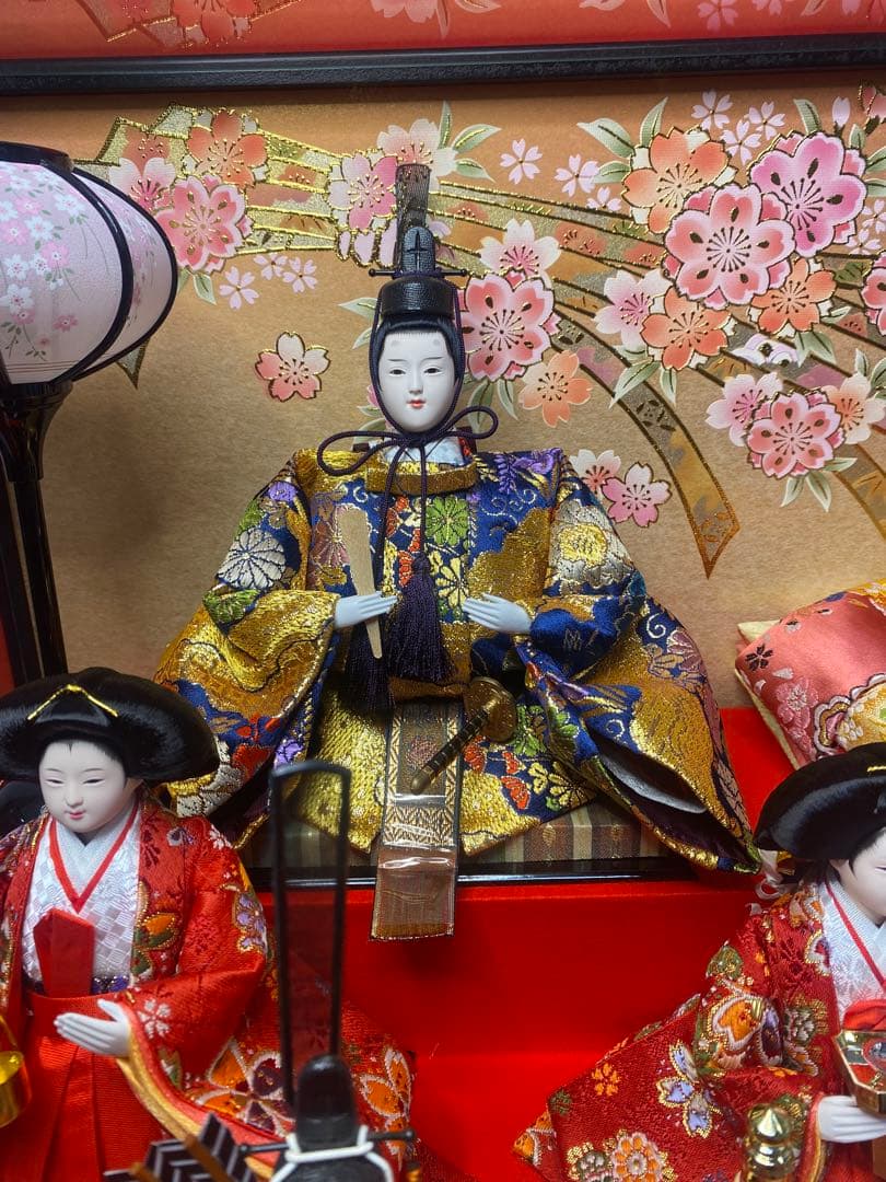 東京久月　雛人形オルゴール付き七人飾り・間口約６１×奥行約４０×高さ約４３㎝