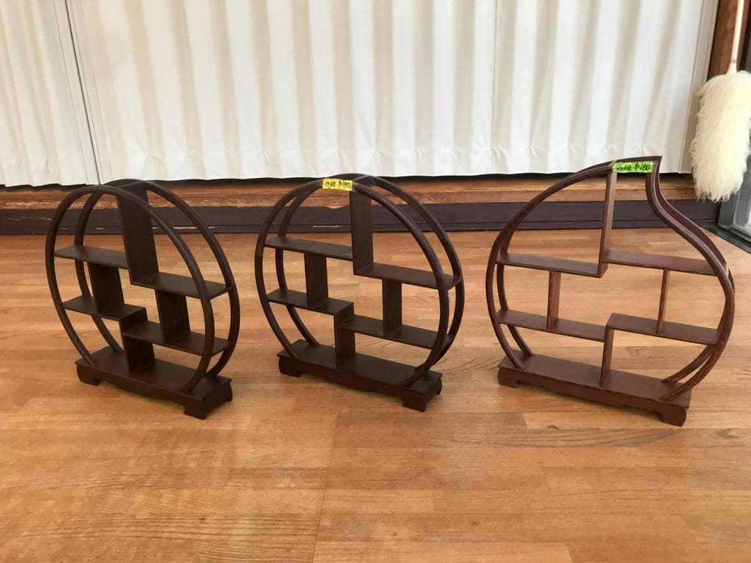 アンティークな飾り棚3点セット、茶器、お猪口、ぐい呑、一輪挿