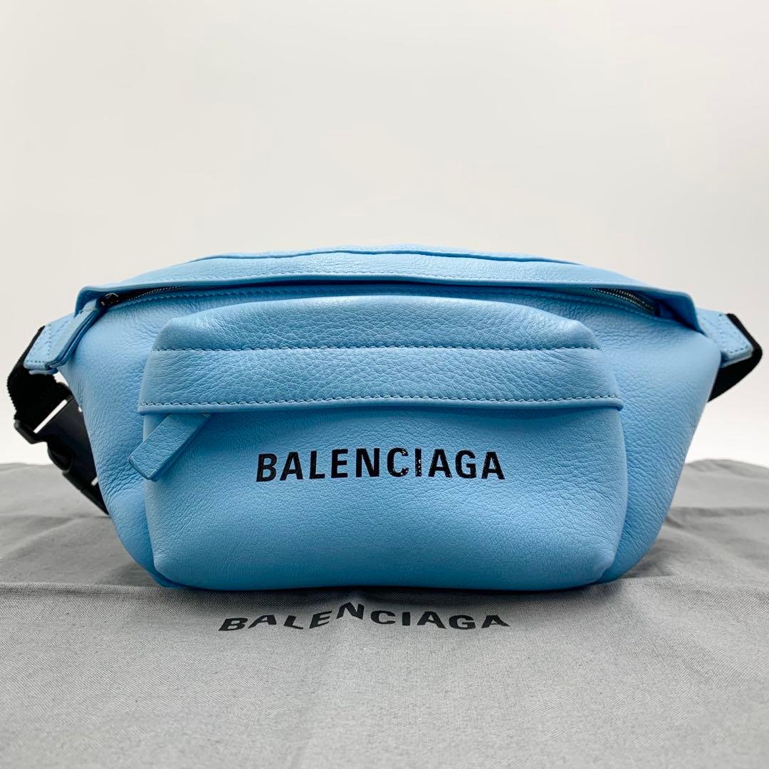 未使用に近い 希少色 バレンシアガ エブリデイ ボディバッグ カーフスキン 水色