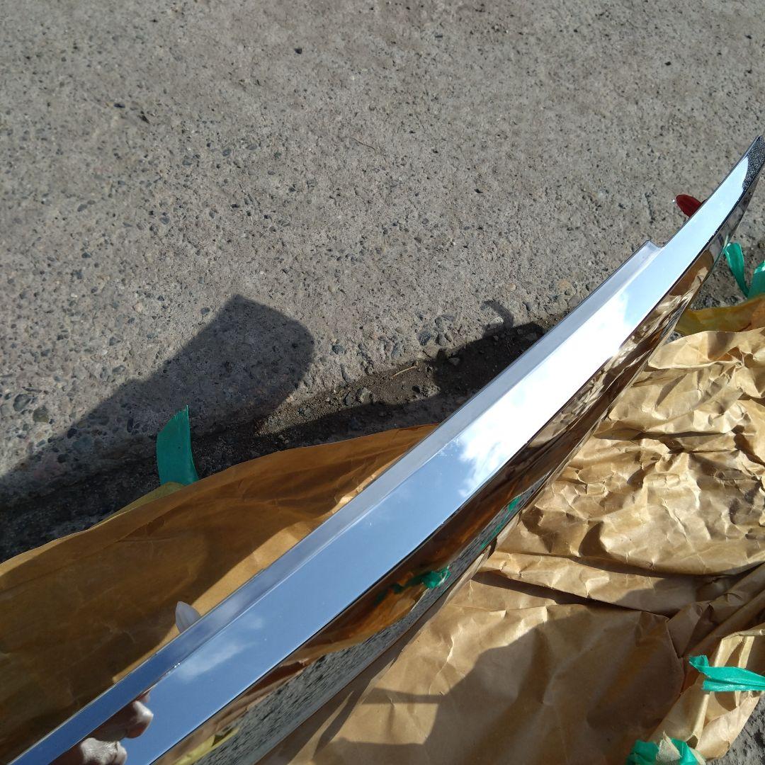 30アルファードリアガーニッシュ エンブレム付き