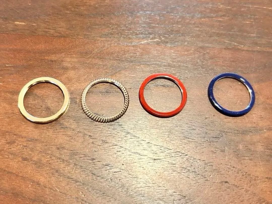 TORY BURCH ラウンドフェイス時計 交換用バンド付き