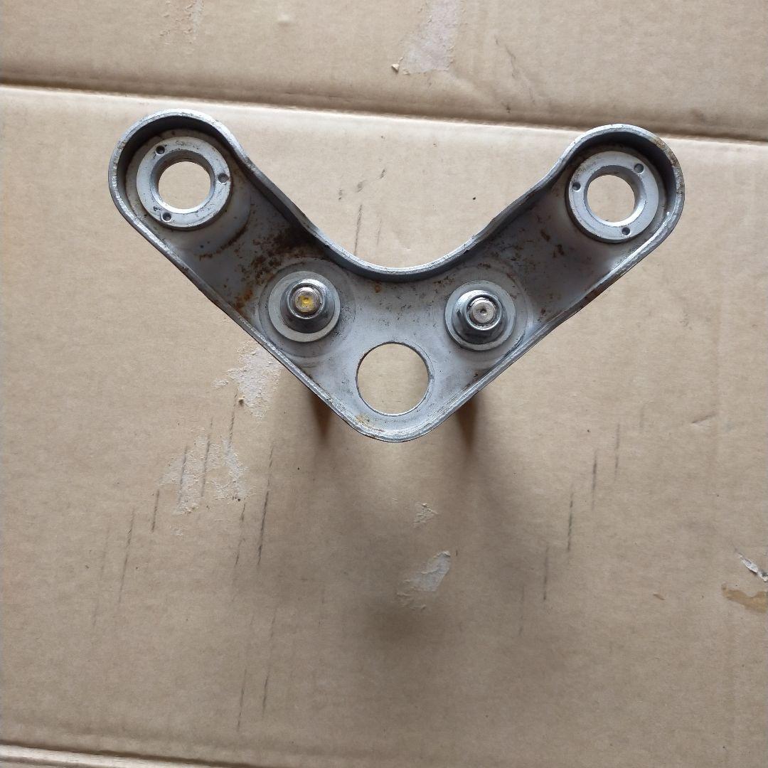 ホンダCD50 フロントフォーク　トップブリッジ