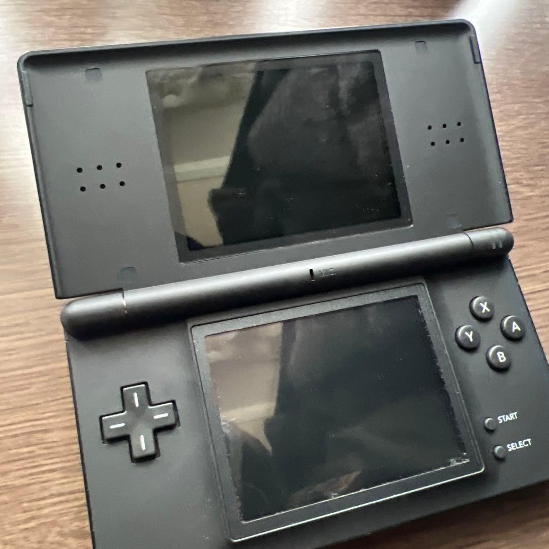 ◾️ 任天堂DS Lite ワールドサッカーウイニングイレブンDSライト ソフト