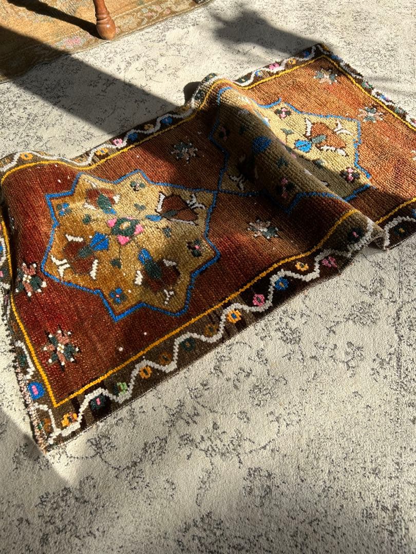 レア柄　トルコ　ヴィンテージ　ラグ　トルコラグ　ウール　モコモコ