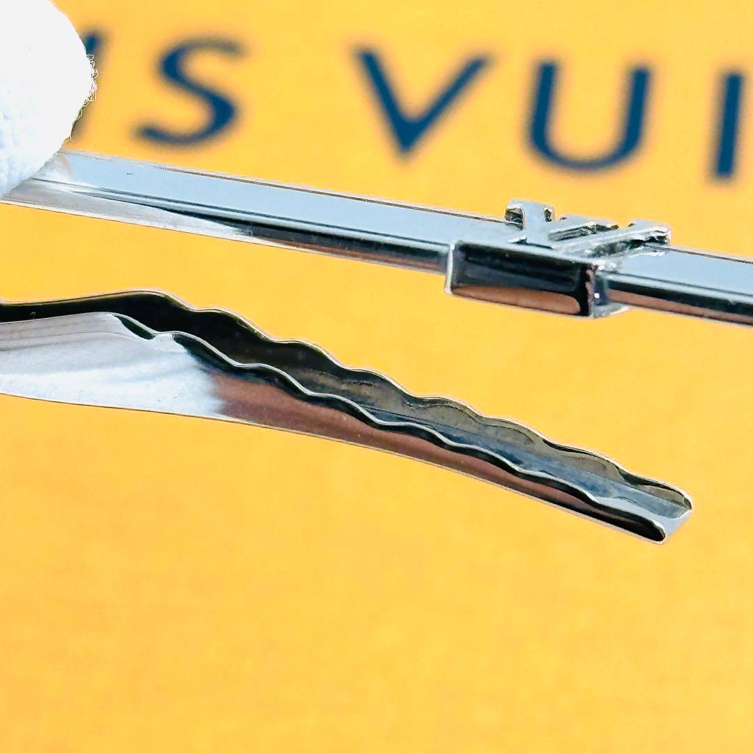 LOUIS　VUITTON　LVロゴ　ネクタイピン　シルバー　M61981