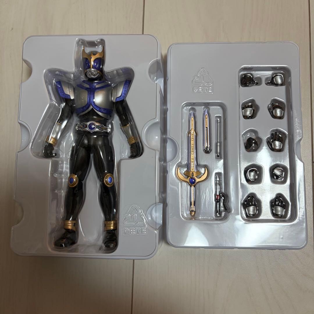 S.H.Figuarts（真骨彫製法） 仮面ライダークウガ タイタンフォーム