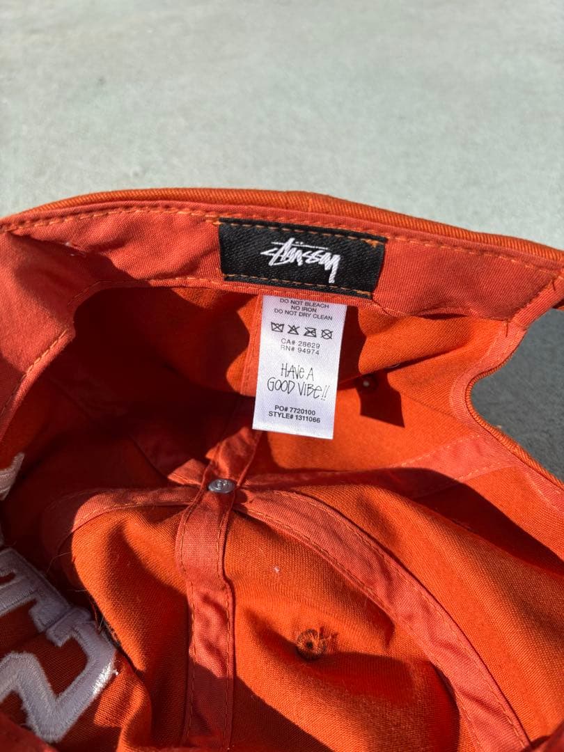 Stussy orange キャップ