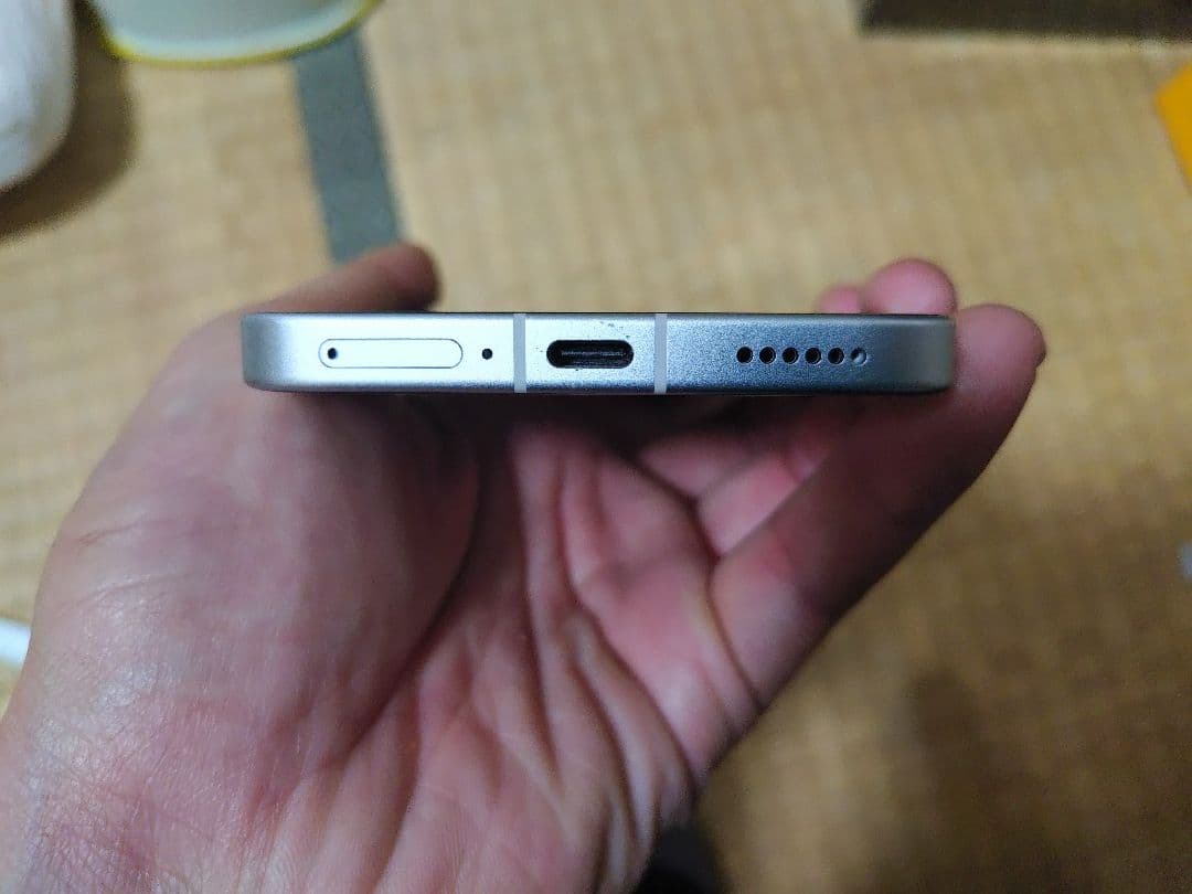 POCO F7 シルバー 12GB RAM 256GB ROM