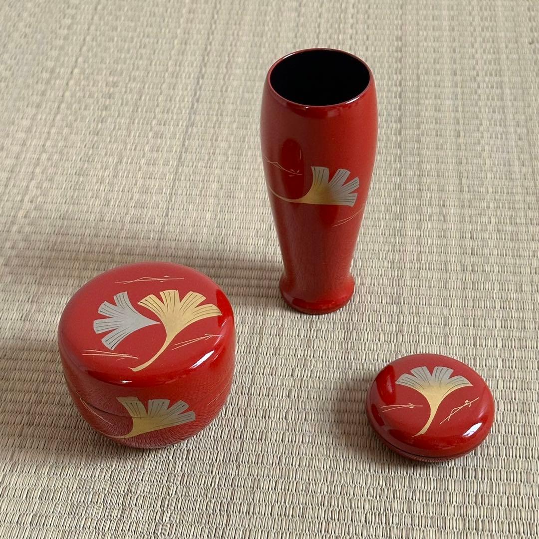 美品【黒漆爪赤 利休箱 お茶道具セット付】利休形茶箱 黒楽茶碗 紙箱 茶道具