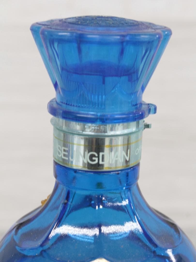 ▲未開栓 茅台白金酒 陳年紹興酒 瀘州特醸 八年 海之藍