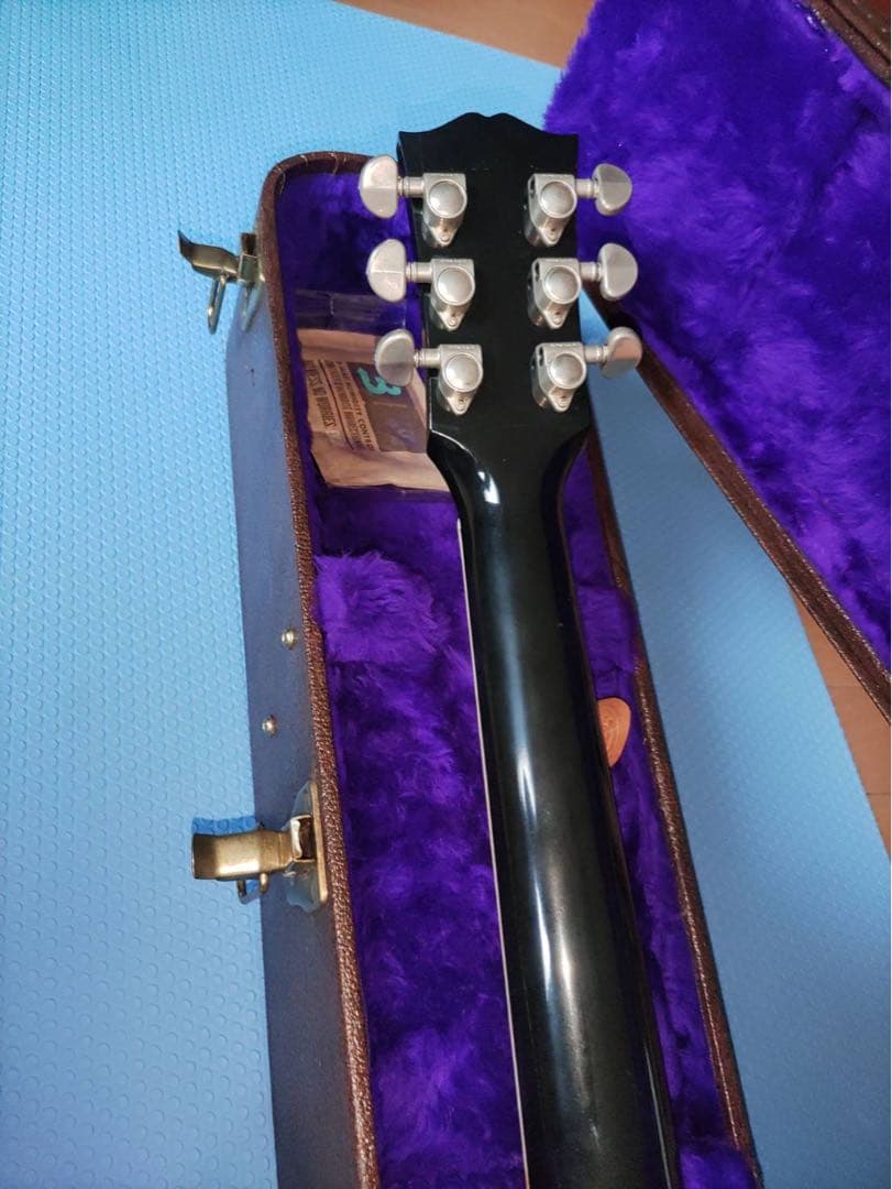 ギブソンハミングバード　希少エボニーブラックカラー（純正ハードケース付）